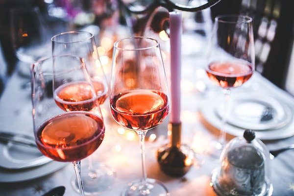 Vins rosés haut de gamme : top 10 à découvrir en france